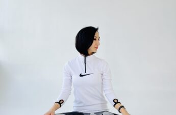 Хатха йога на узбекском языке